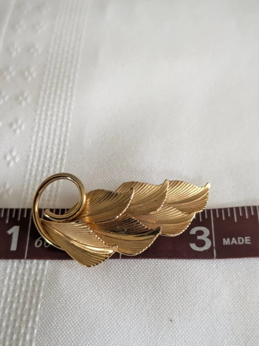 Vintage Gold Toned Leaf Brooch Artsy Brooch Cluster Addition